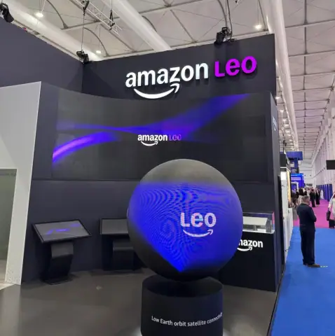 تأجير وتركيب شاشة LED شفافة للمعارض والمؤتمرات في الرياض — صورة 3 | الأحداث الأنيقة
