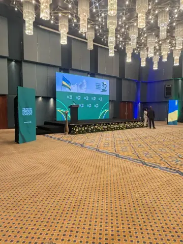 تأجير وتركيب شاشة LED مستقيمة للمعارض والمؤتمرات في الرياض — صورة 5 | الأحداث الأنيقة