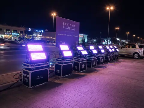 الإضاءة الخارجية الاحترافية لفعاليات وحفلات ومعارض في الرياض — صورة 17 | الأحداث الأنيقة